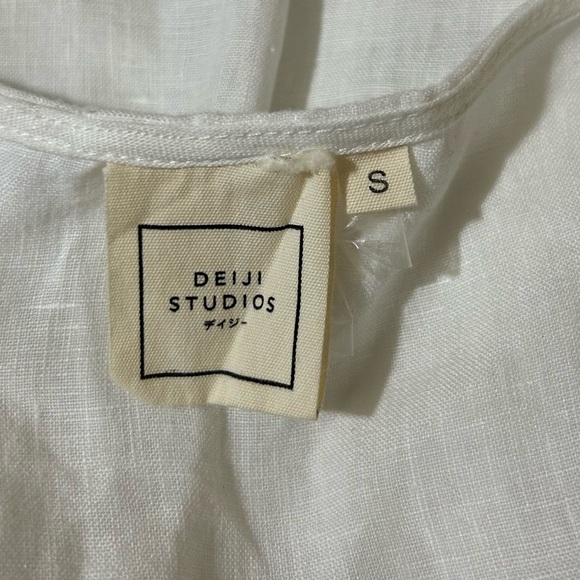 Elegant White Blouse - Picture 6 of 7